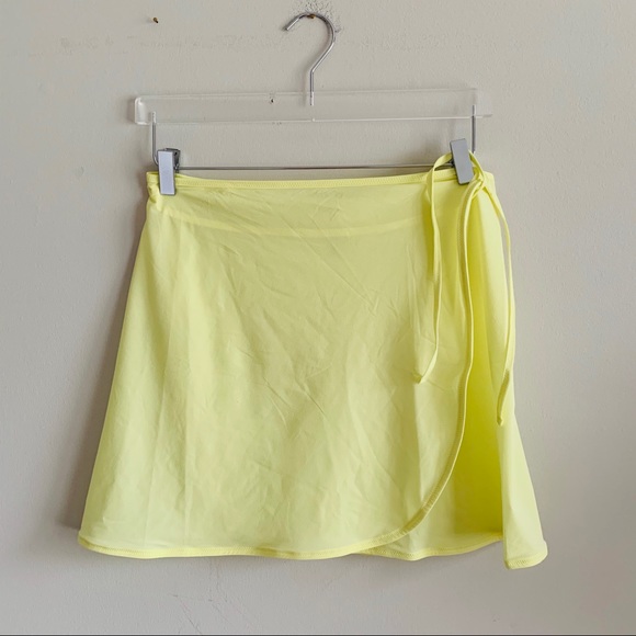 Outdoor Voices Lemon Lime Tissue Weave Wrap Skirt - Picture 7 of 11